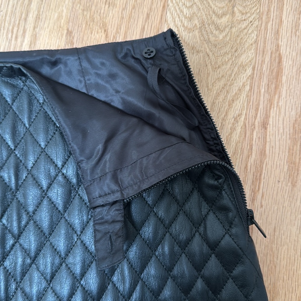 Aritzia Sunday Best Flynn Skirt size 4 - Picture 3 of 6